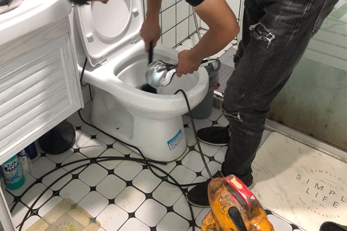 大埔马桶堵塞自己疏通还是找师傅?专业上门服务让你省时更省心