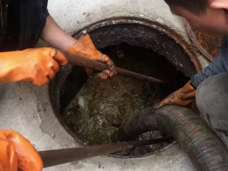 大埔清理化粪池时如何避免沼气的危害?